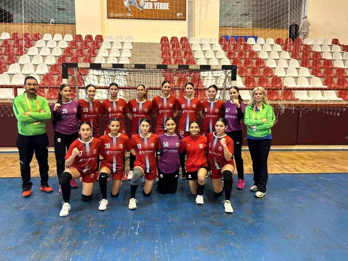 Kepez Belediyesi Kadın Hentbol Takımı, ligde oynadığı son 6 maçı kazandı