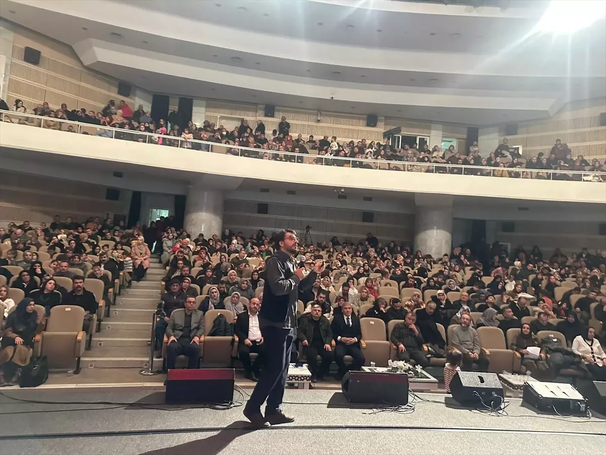 Güçlü Aileler Konferansı Konya\'da Yapıldı