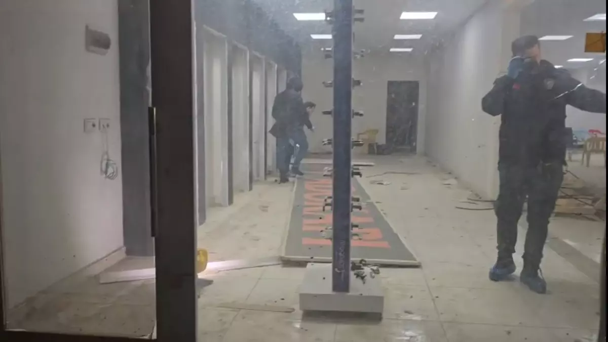 Kızıltepe\'de İşyerlerine Silahlı Saldırı