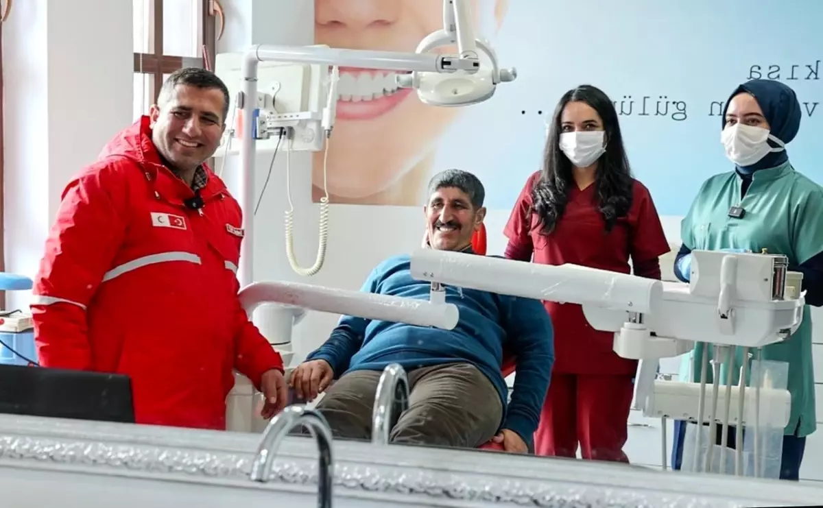 Kızılay\'dan Gönüllü Diş Tedavisi