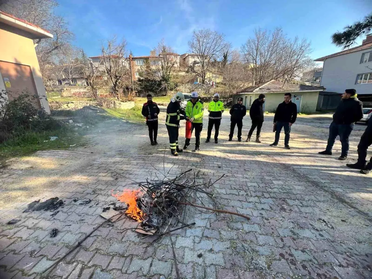 Pınarhisar\'da emniyet personeline uygulamalı yangına müdahale eğitimi