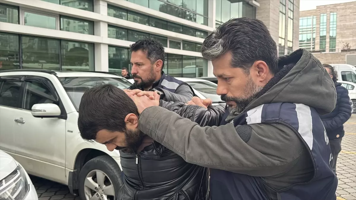 Bıçakla Yaralanan Adam Hayatını Kaybetti