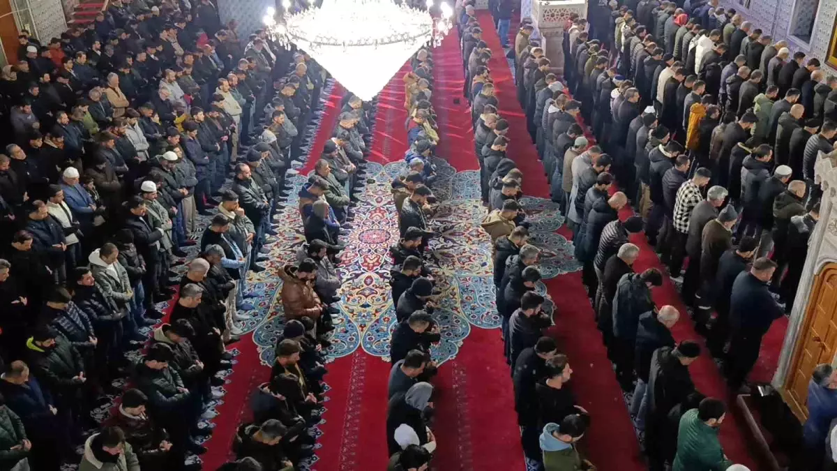 Şanlıurfa\'da Miraç Kandili Coşkusu