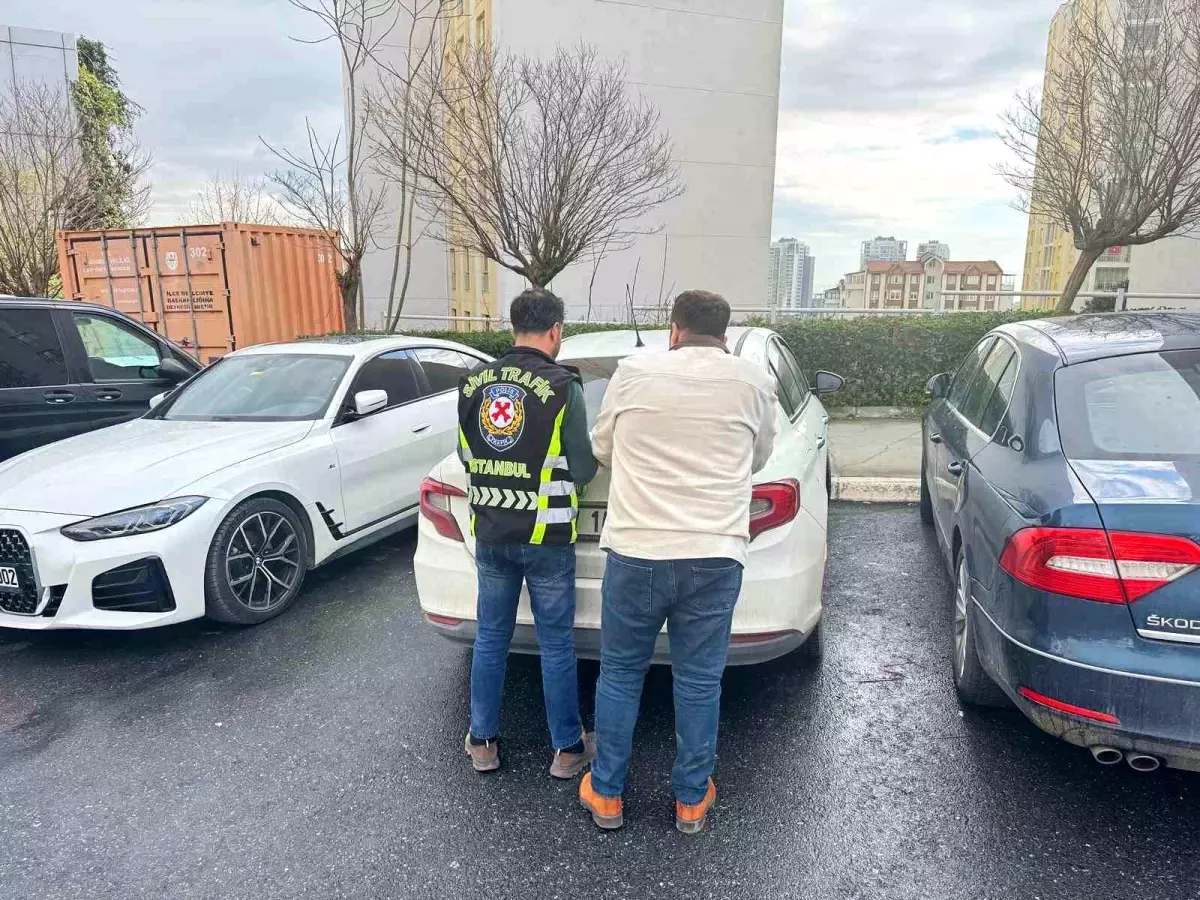 Taksiciye Kafa Atan Sürücü Yakalandı