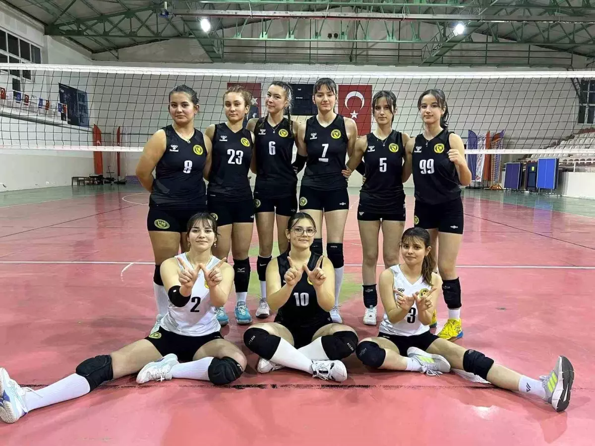 Söğütspor Kadın Voleybol Takımı Bölgesel Lig\'de