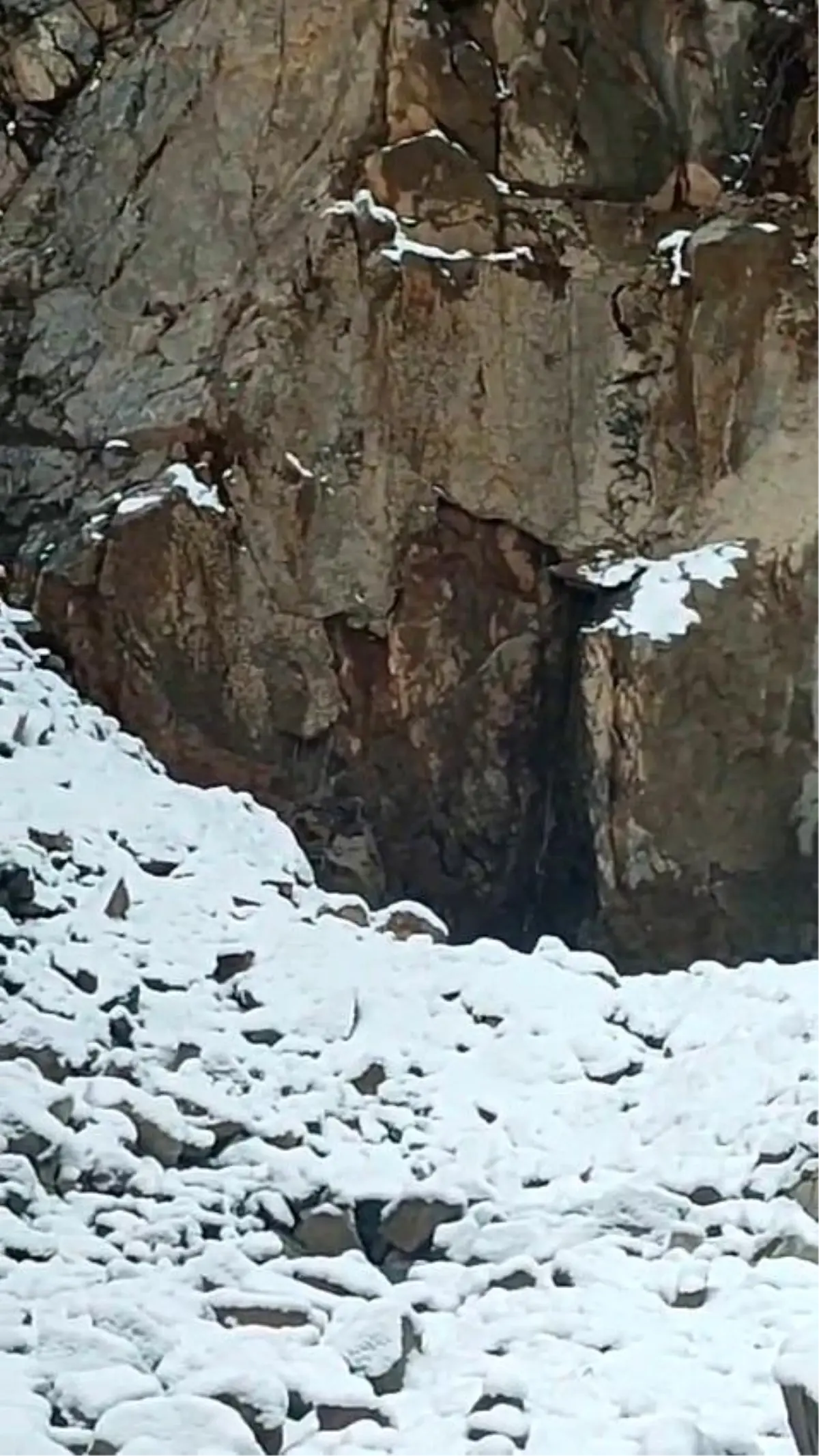 İspir\'de Su Kaçakları Korkutuyor