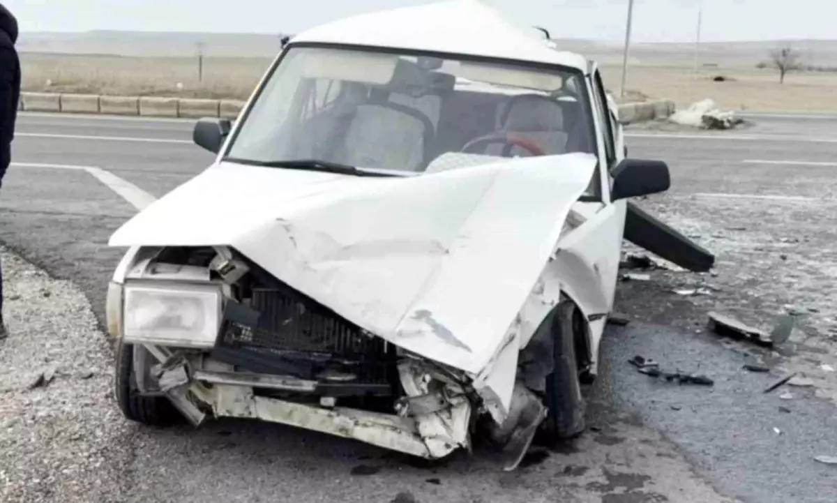 Aksaray\'da Kaza: 5 Yaralı