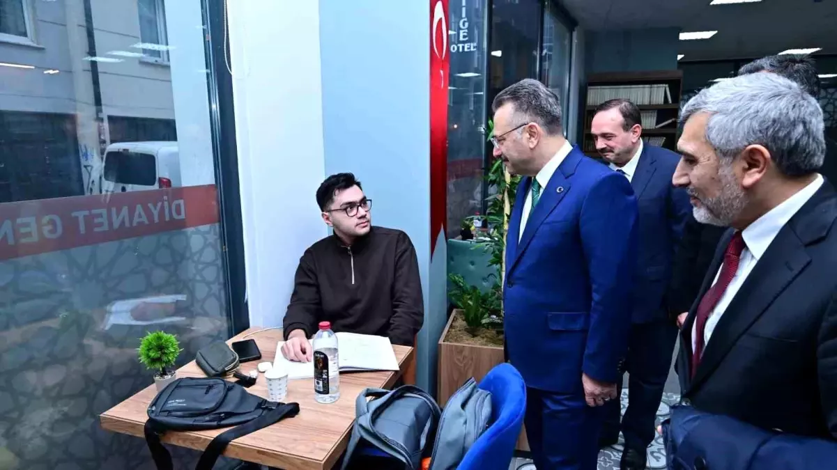 Vali Aksoy, Gençlik Merkezini Ziyaret Etti