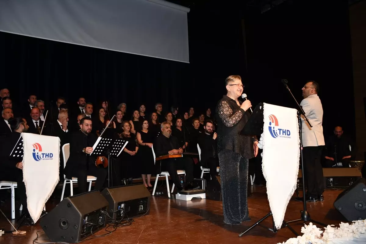 Vezirköprü\'de Türk Sanat Müziği Konseri