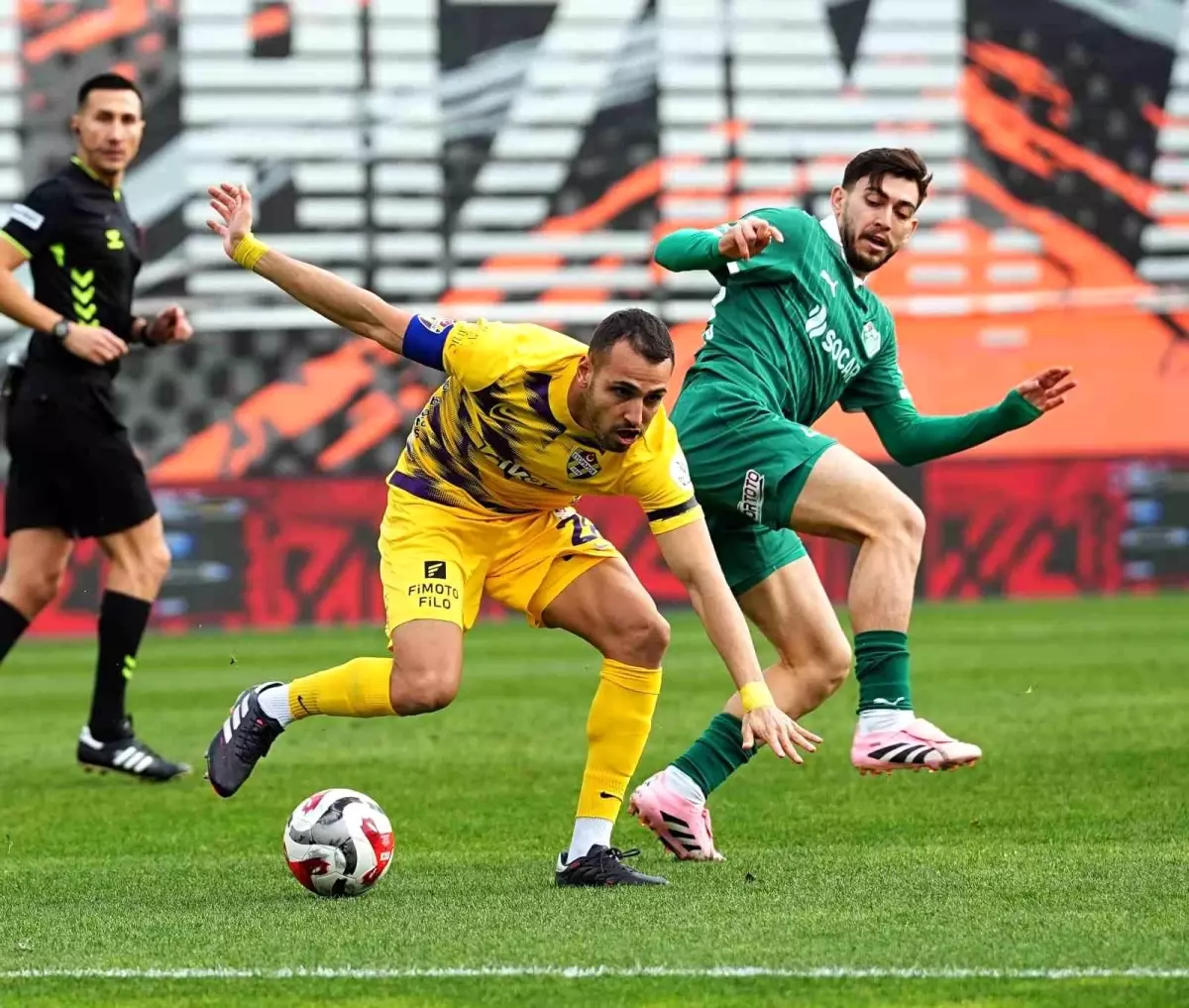 Eyüpspor - Iğdır FK Maçında İlk Yarı İğdır\'ın Üstünlüğünde