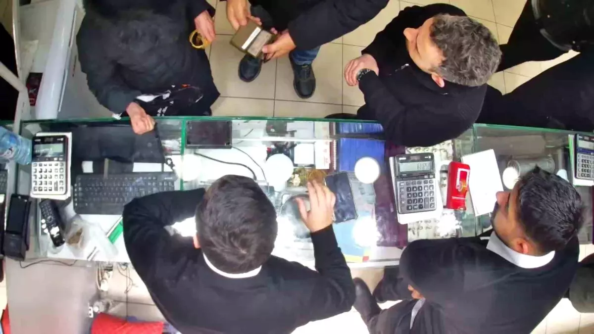 Eskişehir\'de Dolandırıcılıktan Kurtarılan Kadın