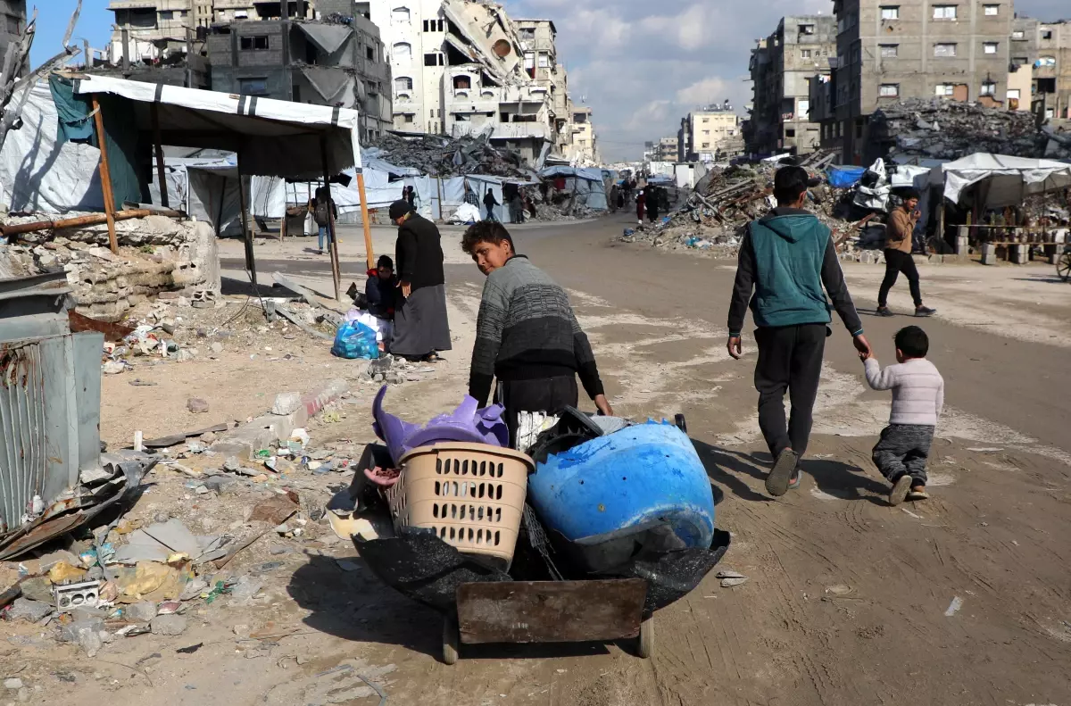 Gazzeliler Zorluğa Rağmen Hayat Mücadelesi Veriyor