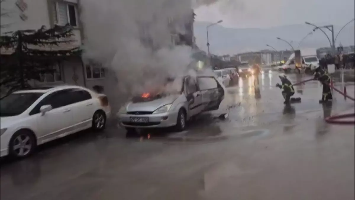 Amasya\'da Otomobil Yangını