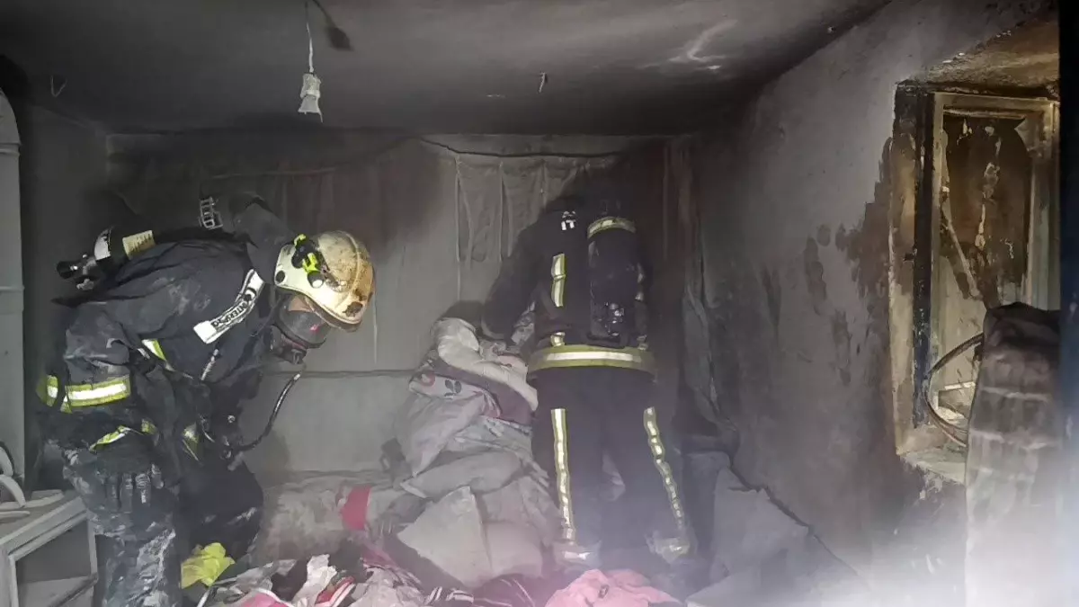 Antalya\'da binanın bodrum katı çıkan yangında küle döndü