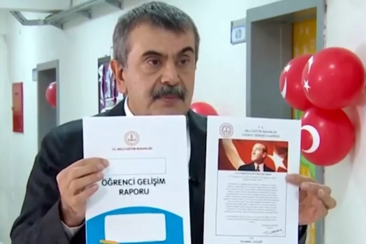 Atatürk karnelerden kaldırıldı mı? Yusuf Tekin\'den çok konuşulan iddiaya yanıt