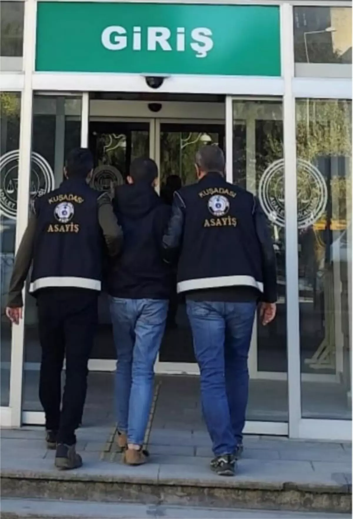 Kuşadası\'nda Firari Hükümlü Yakalandı