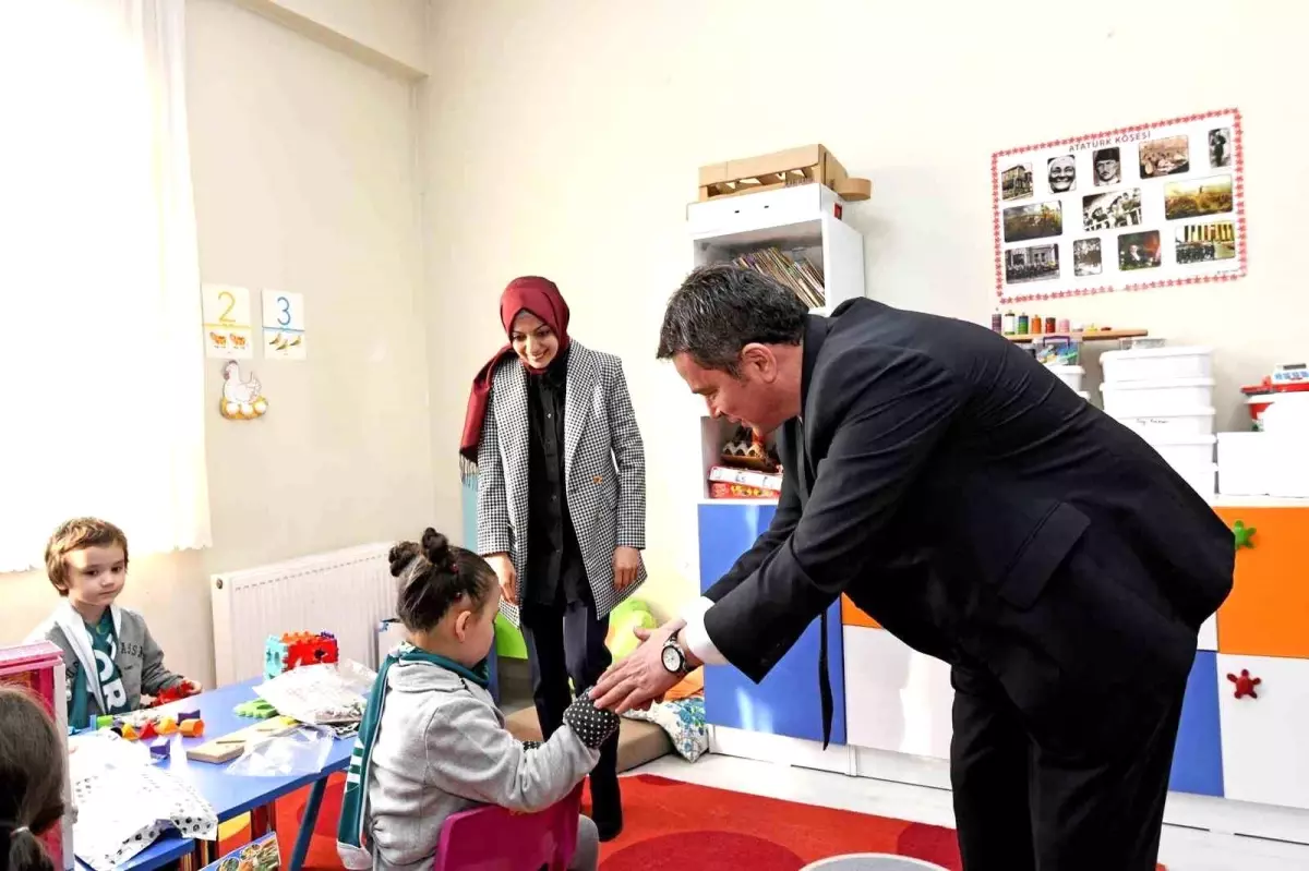 Başkan Aydın, özel Gereksinimli çocukların karne sevincini paylaştı