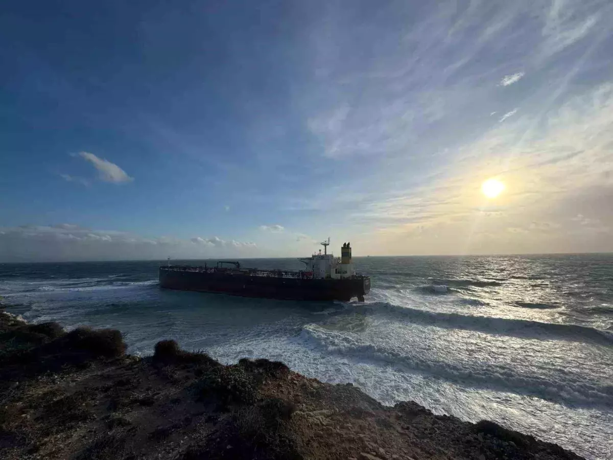 Bozcaada Açıklarında Tanker Kurtarıldı