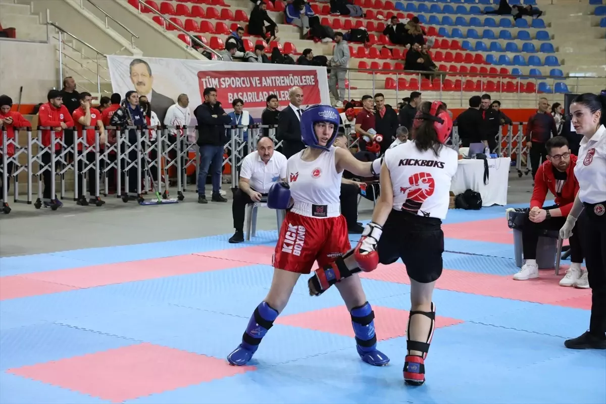 ÜNİLİG Kick Boks Şampiyonası Başladı