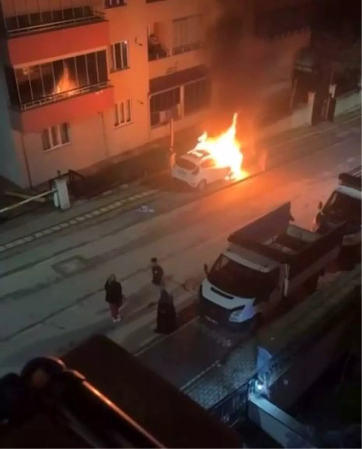 Bursa\'da Araç Yangınları Panik Yarattı