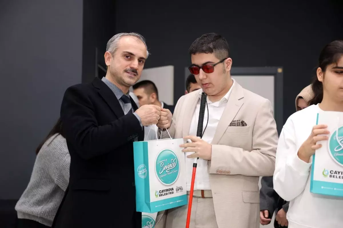 Çayırova\'da "Beyaz Baston Görme Engelliler Haftası" etkinliği düzenlendi