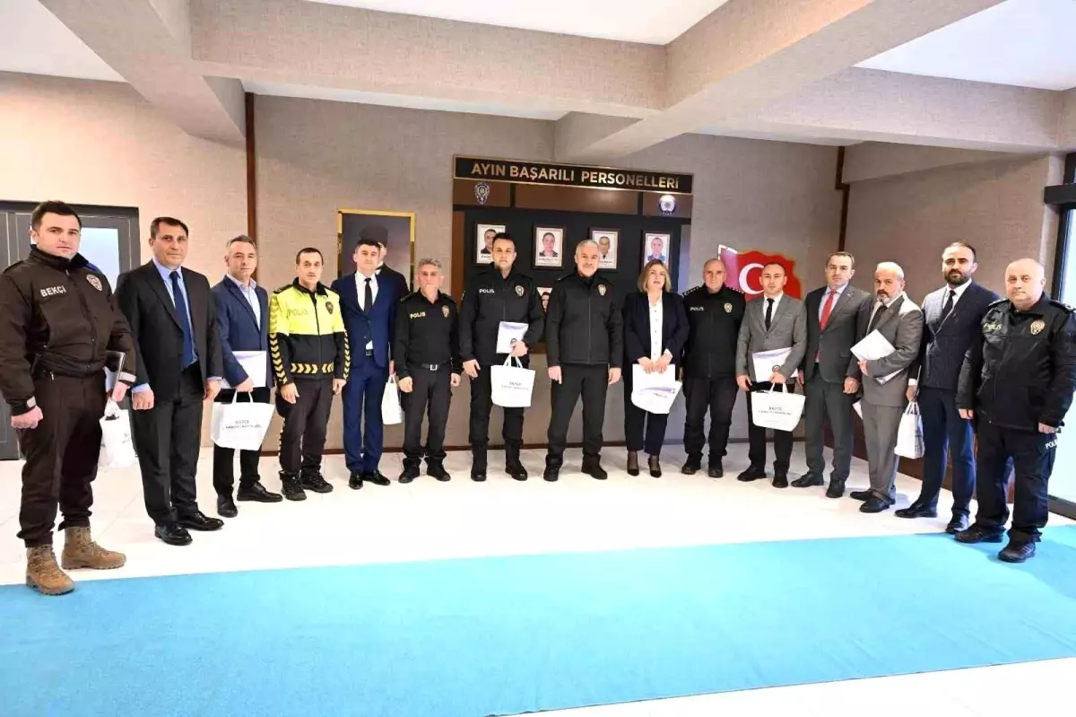 Düzce Emniyeti Başarıyı Ödüllendirdi