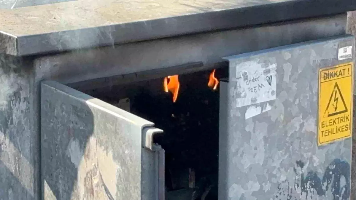 Aksaray\'da Elektrik Panosunda Yangın