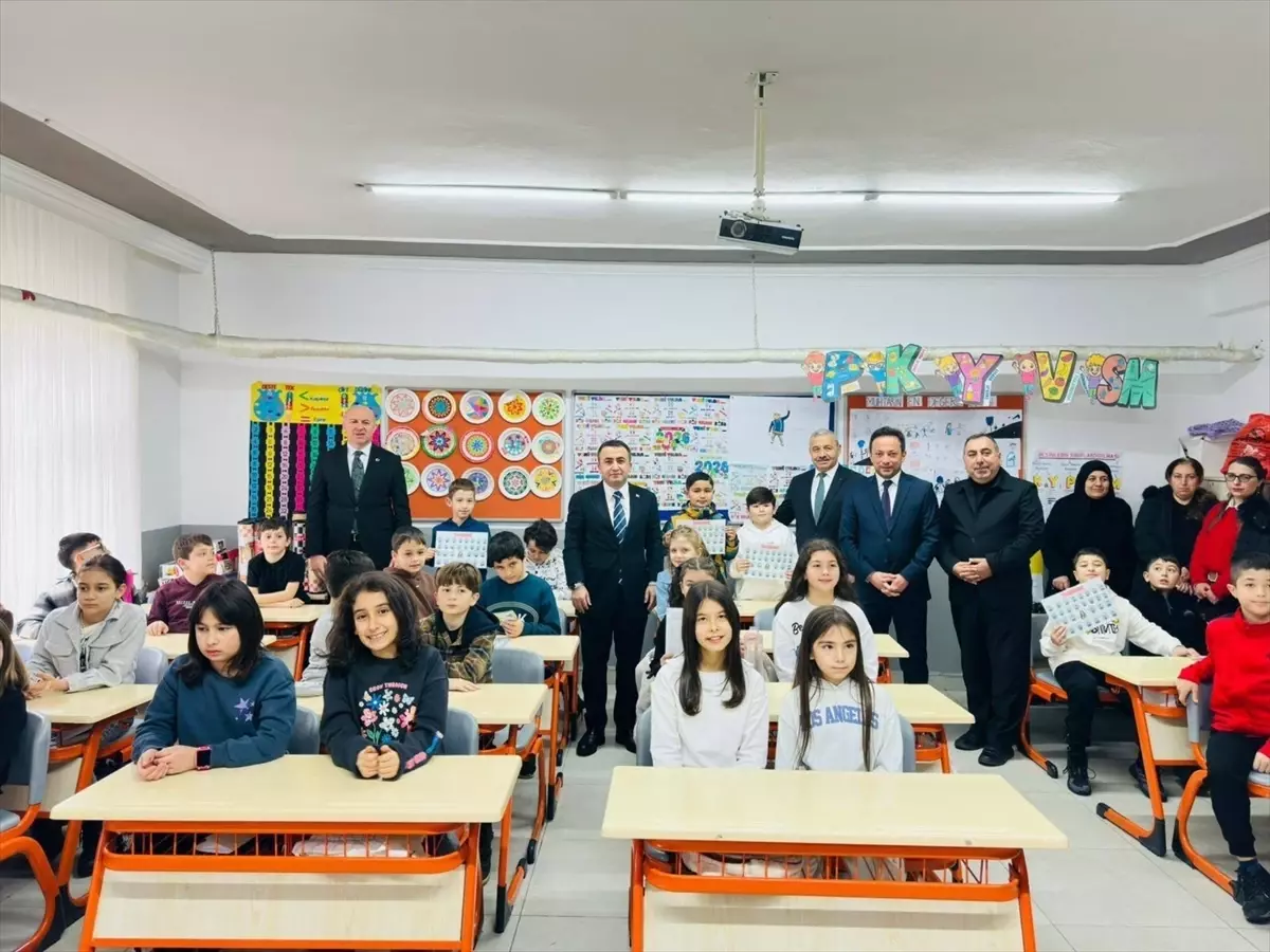 Eynesil ve Espiye\'de öğrenciler karnelerini aldı