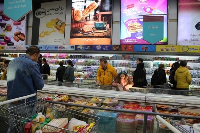 İran'da artan yaşam pahalılığıyla mücadeleye yönelik 'Kalabarg' uygulaması