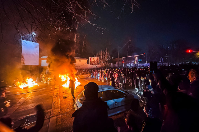 İran'daki protestolarda ölenlerin sayısı 2 bin 677'ye yükseldi