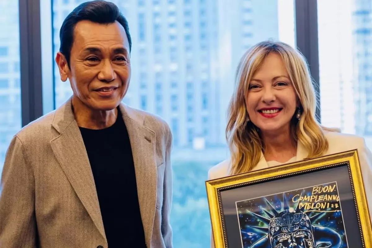 İtalya Başbakanı Meloni\'ye manga sanatçısı Hara\'dan sıra dışı hediye