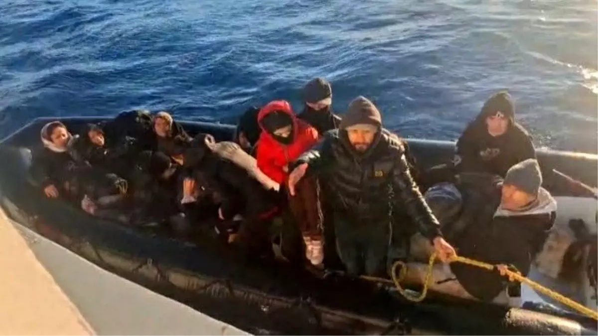 İzmir\'de Düzensiz Göçmen Operasyonu