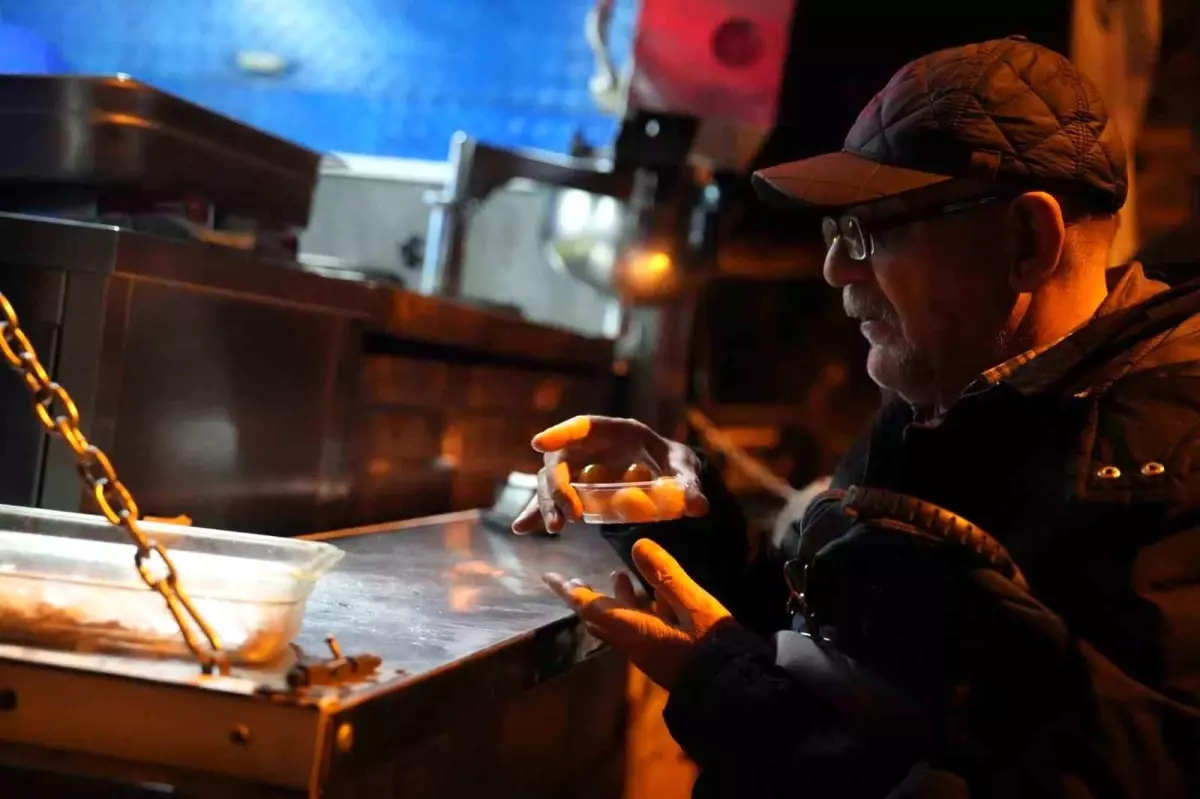 Kartal Belediyesi\'nden miraç kandili dolayısıyla vatandaşlara lokma ikramı
