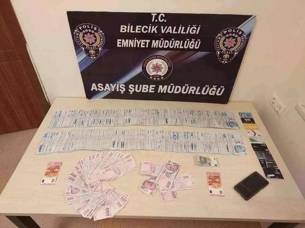 Dolandırıcı Jandarma Kılığında Yakalandı