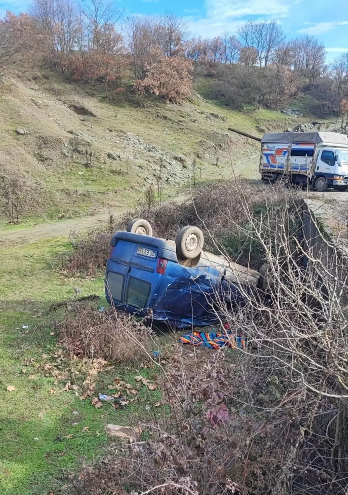 Pazaryeri\'nde Panelvan Devrildi: Sürücü Yaralı
