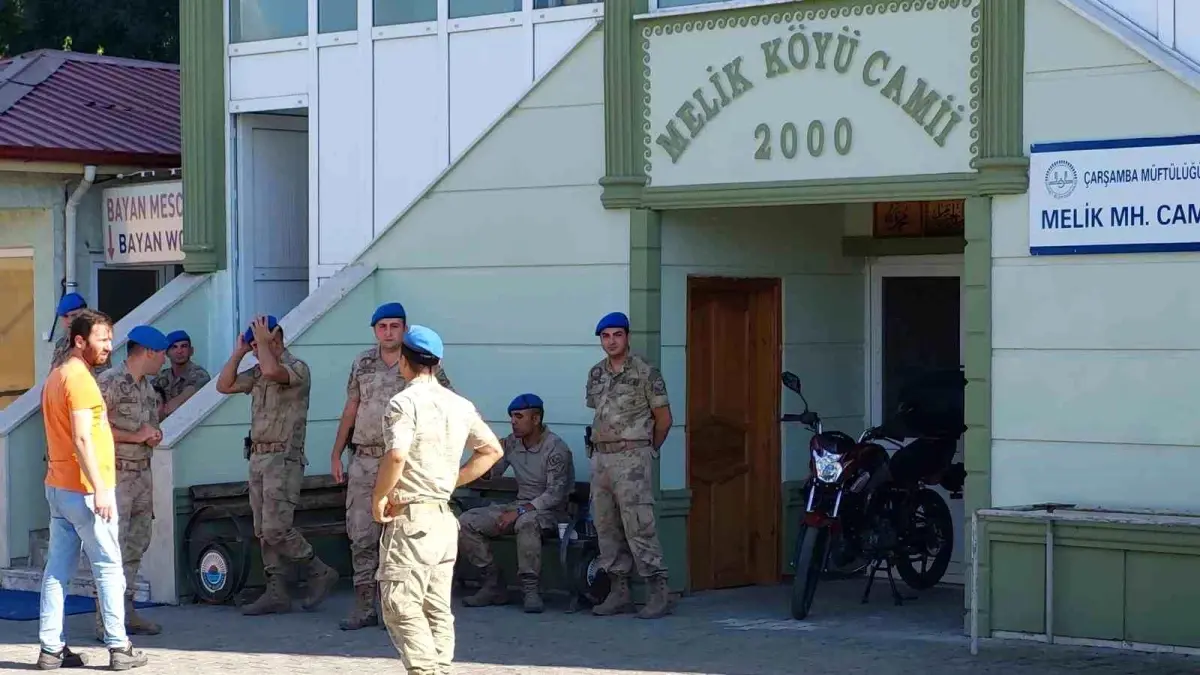 Samsun\'da Cami Çıkışı Silahlı Çatışma