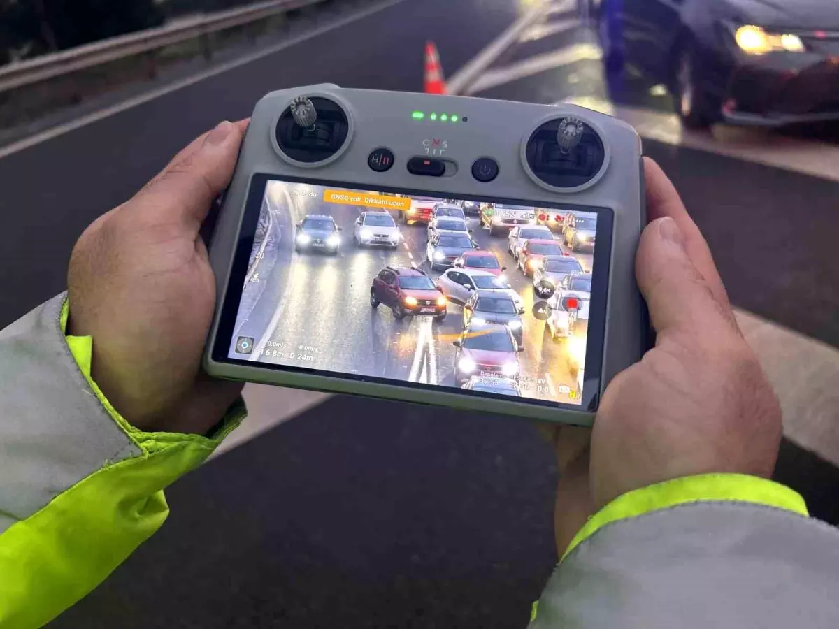Ümraniye\'de Dronlu Trafik Denetimi