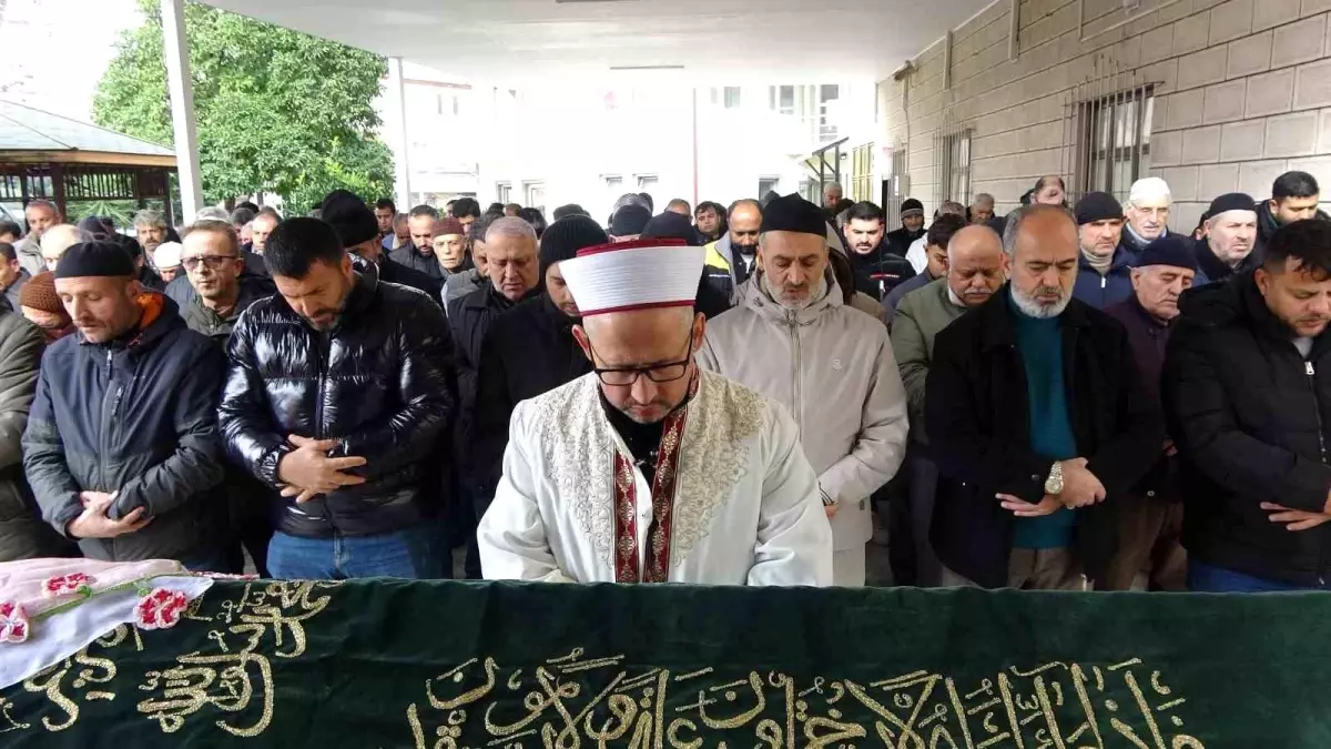 Kocaeli\'de Genç Kızın Gizemli Ölümü