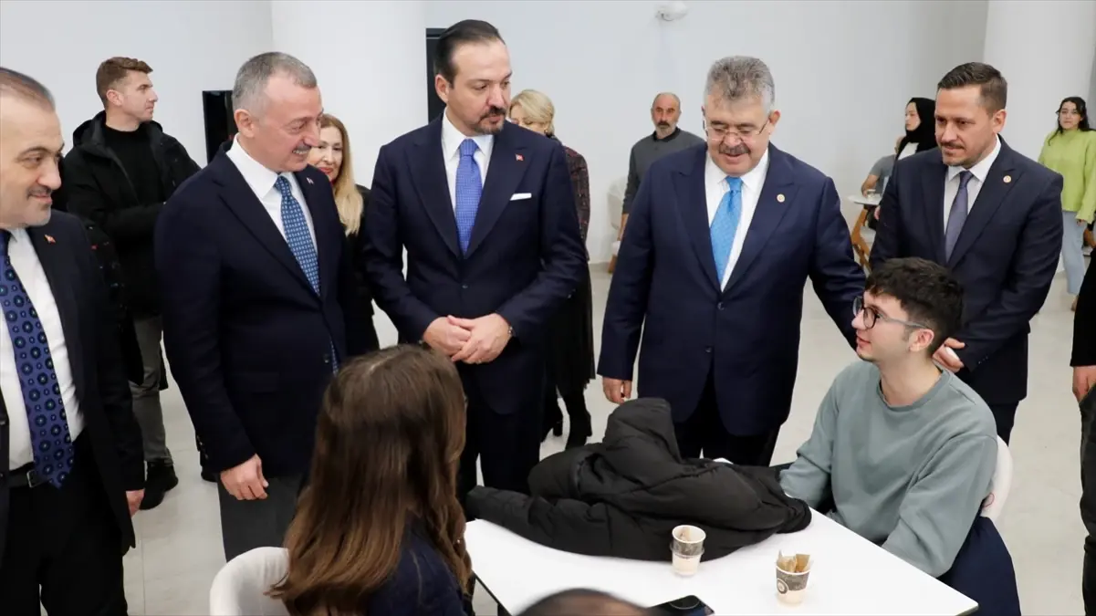 Kürşad Zorlu Kocaeli\'nde Ziyaretler Gerçekleştirdi