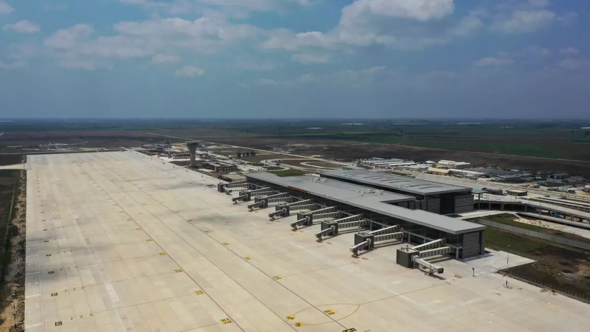 Bakan Uraloğlu\'ndan Havalimanı Altyapısında Önemli Gelişmeler