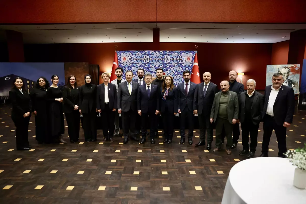 Yumaklı Berlin\'de İş İnsanlarıyla Bir Araya Geldi