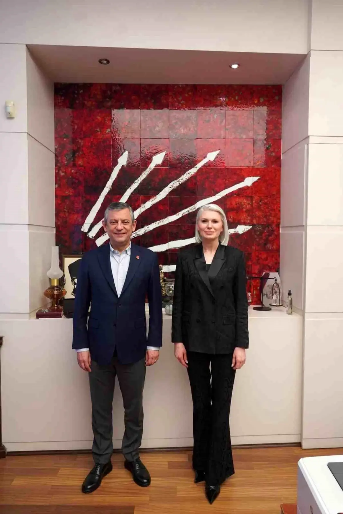 Belediye Başkanı Subaşı Genel Başkan Özgür Özel ile bir araya geldi