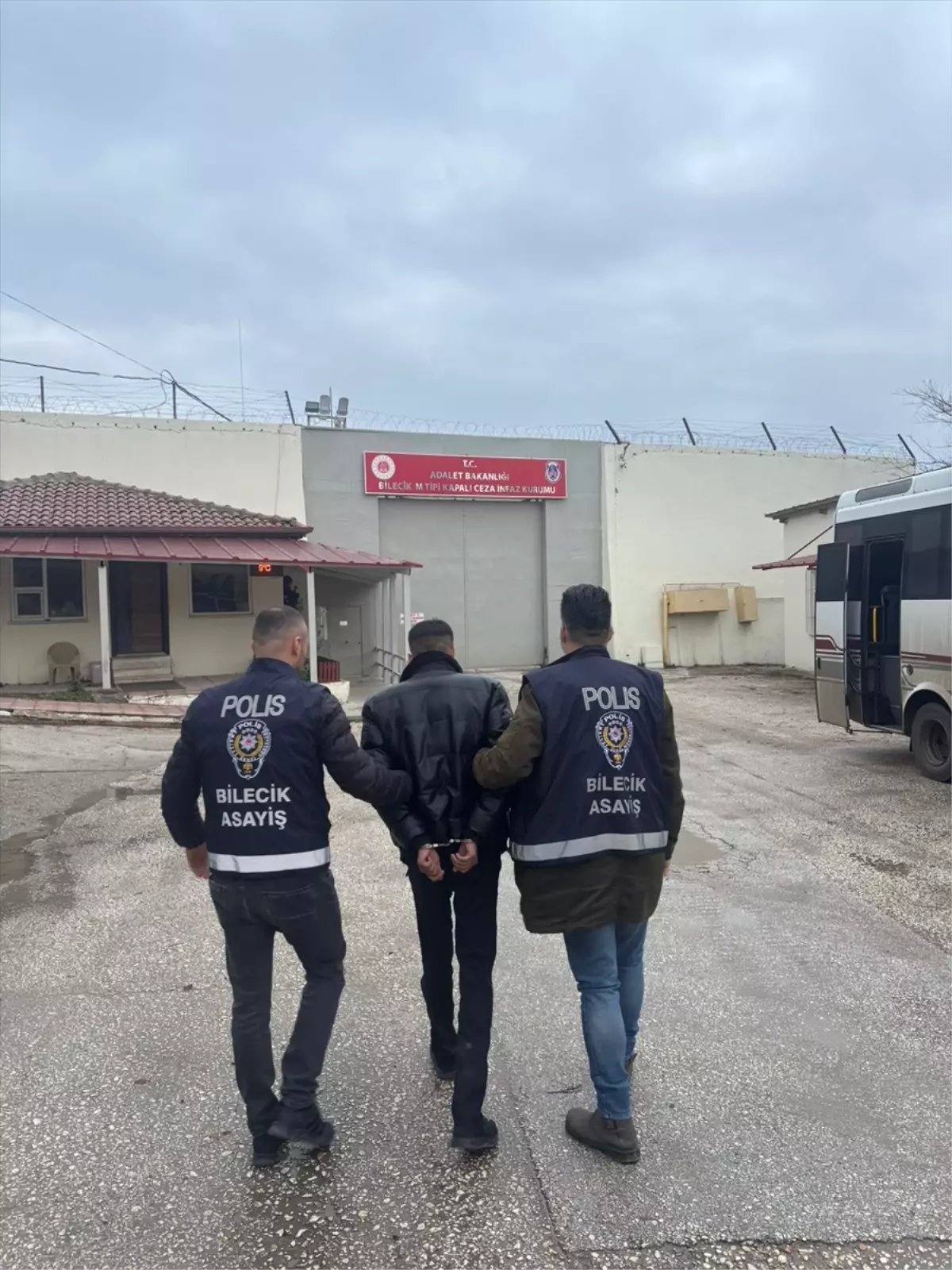 Yaşlı Çifti 500 Bin Lira Dolandırdı