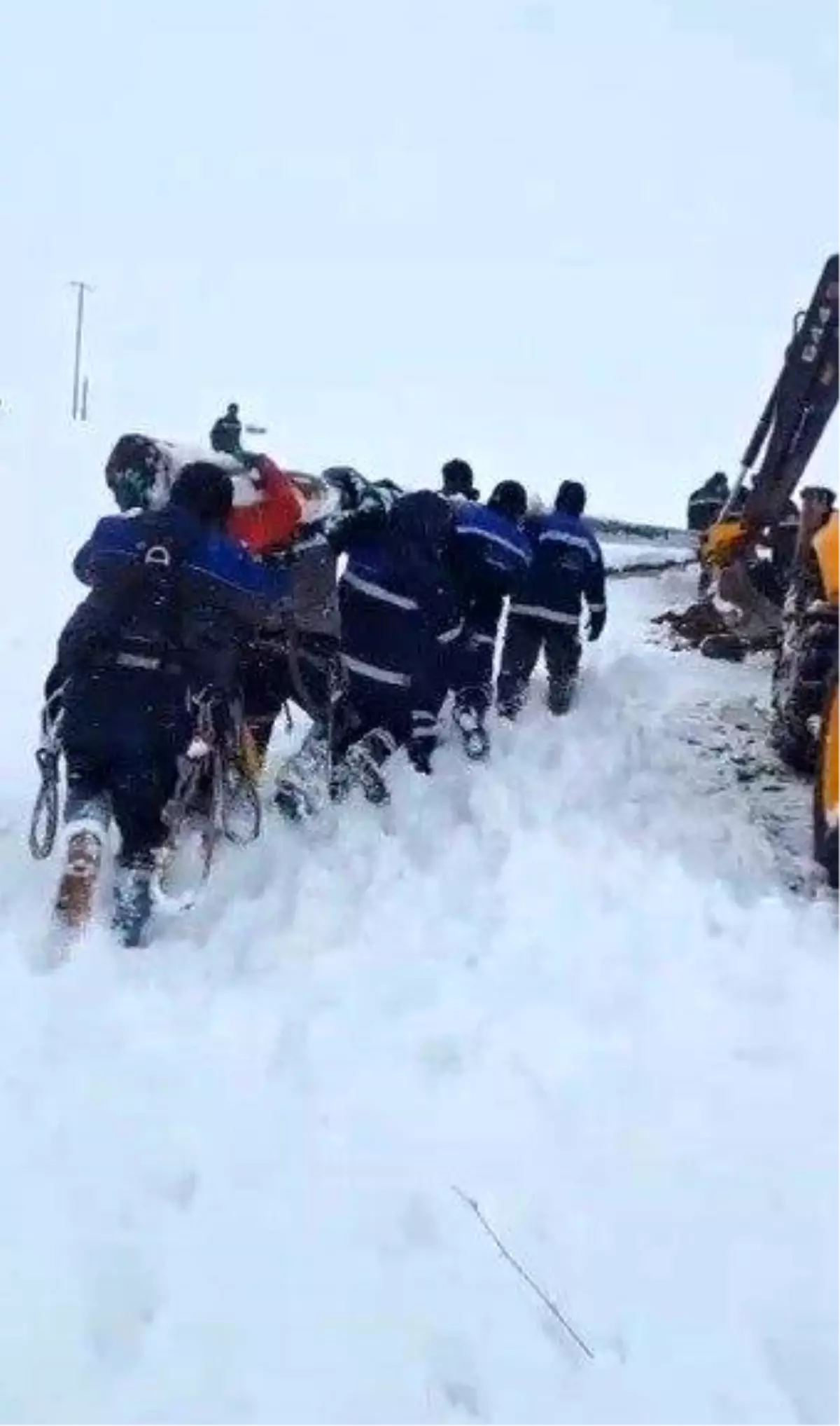 Tunceli\'de Enerji Hattı Onarılıyor