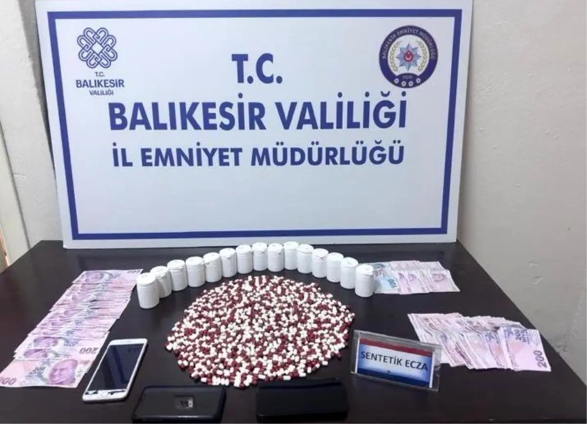 Erdek\'te Polis Operasyonu: 810 Uyuşturucu Hap Ele Geçirildi