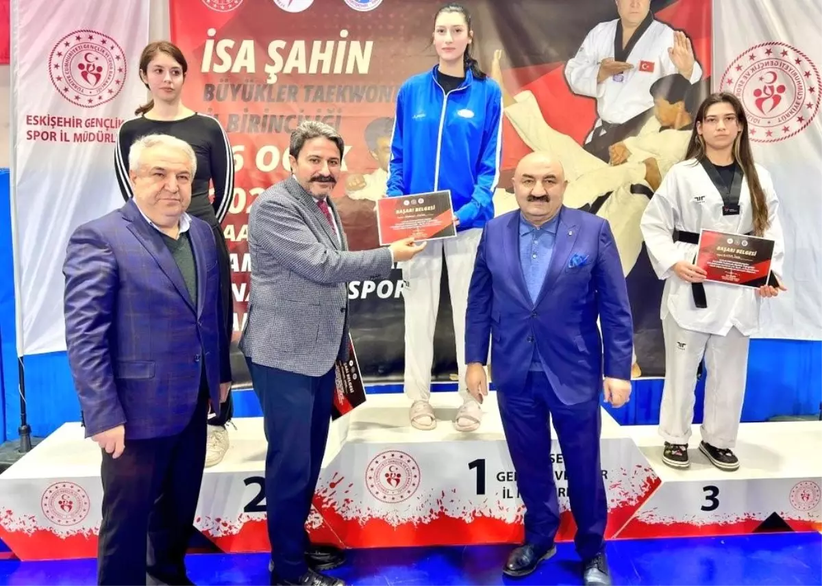Eskişehir\'de Taekwondo Şampiyonası Tamamlandı