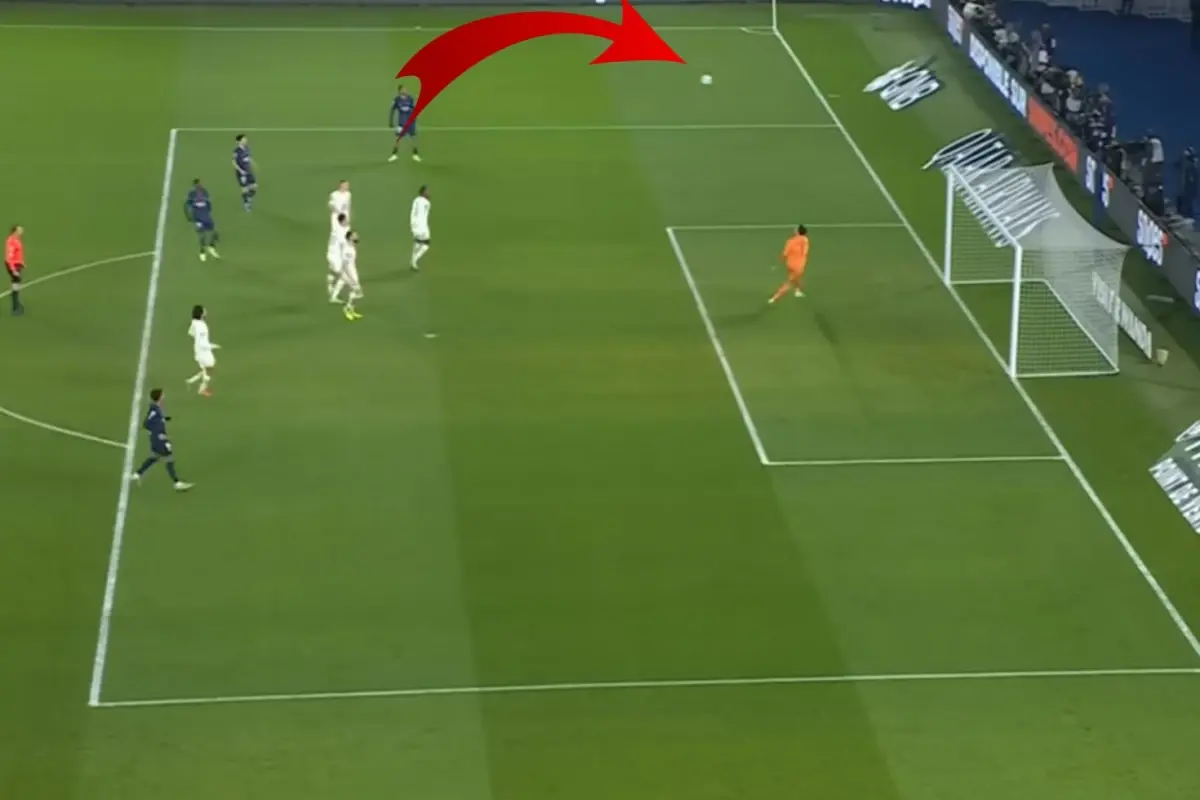 Futbol dünyası Dembele\'nin aşırtma golünü konuşuyor