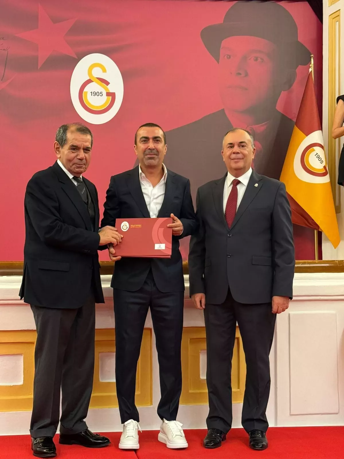 Galatasaray Kulübü\'nde Yeni Üye Töreni
