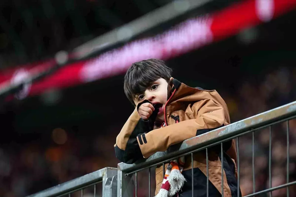 Galatasaray Taraftarından Yönetim Tepkisi