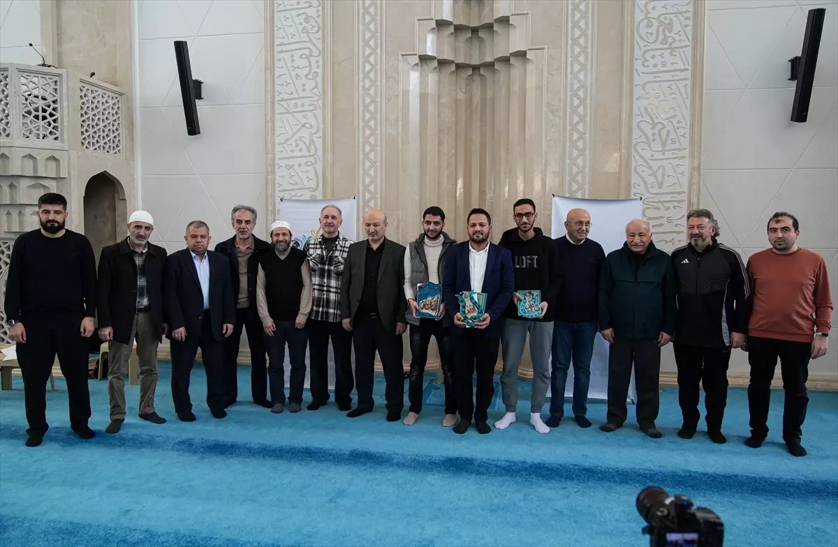 Uluslararası Kur\'an Yarışması İzmir\'de Yapıldı